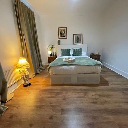 Park View Homestay Barking  Buitenkant foto