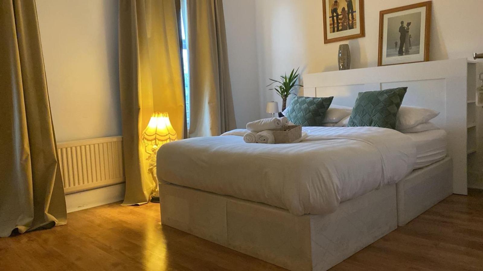 Park View Homestay Barking  Buitenkant foto